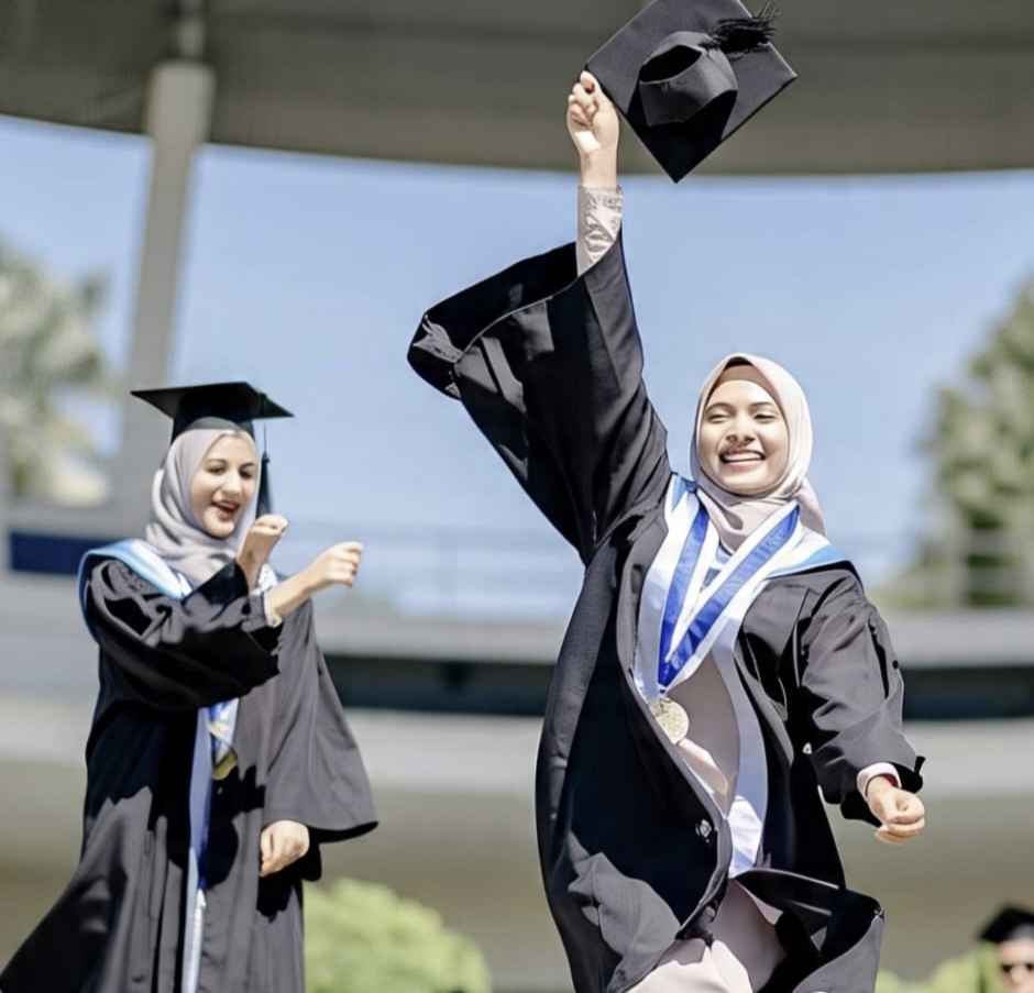 Polemik Ijazah Tokoh Publik: Distraksi Media atau Alarm bagi Akuntabilitas Nasional?