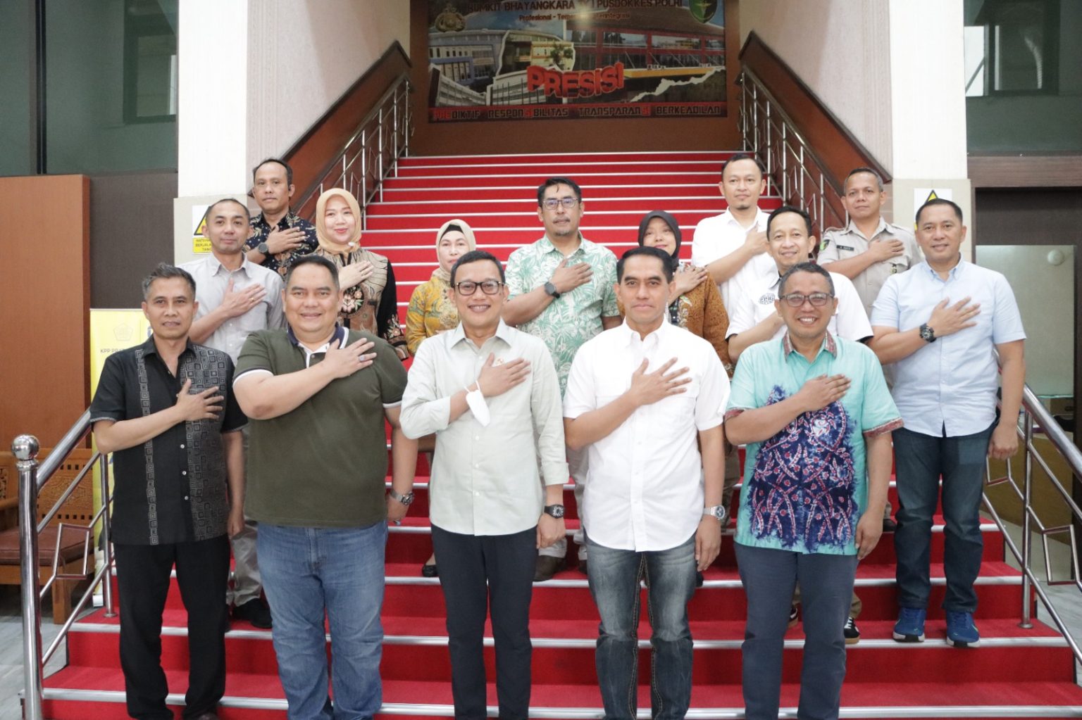 Pekerja Migran Ilegal Lumpuh Dirawat di RS Bhayangkara, Pengobatan Ditanggung Menteri P2MI