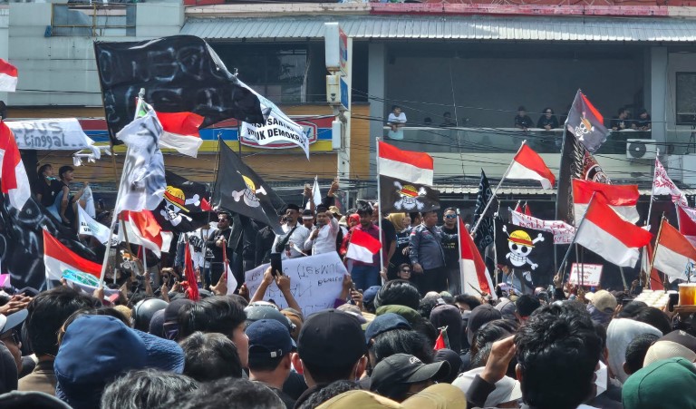 Kritik Masyarakat terhadap Gaya Komunikasi Kasar Kabinet Merah Putih Oleh Saeed Kamyabi 