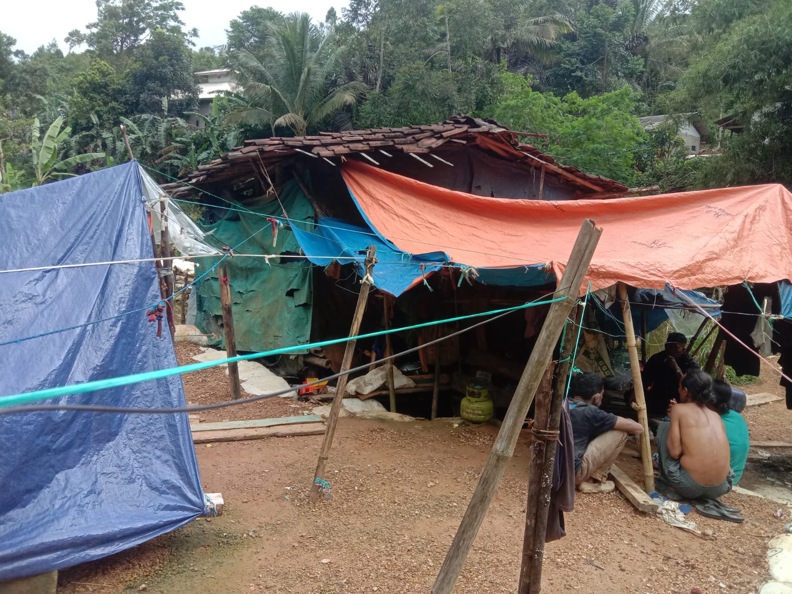 Kisah Pilu Warga Cibuluh, Odik Hidup Bertahun-tahun di Rumah Tak Layak Tanpa Perhatian